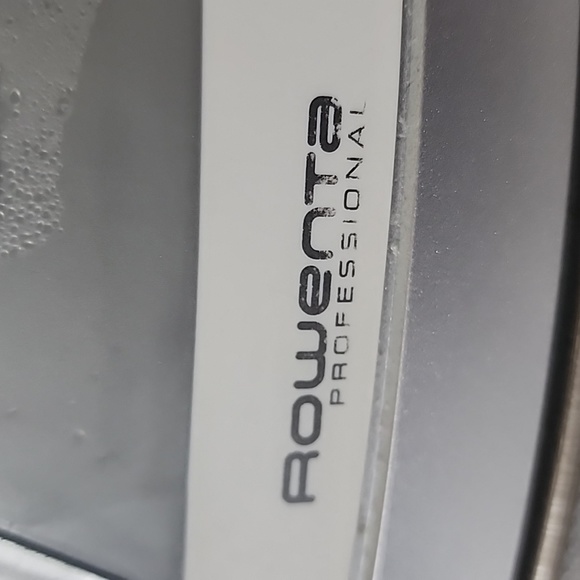 Rowenta Professional Extra Long Burst, Commercial Iron. Made in Germany  1750 W. - Picture 3 of 16